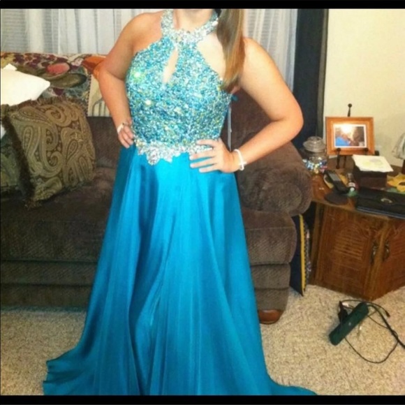 Prom dress - Picture 2 of 2